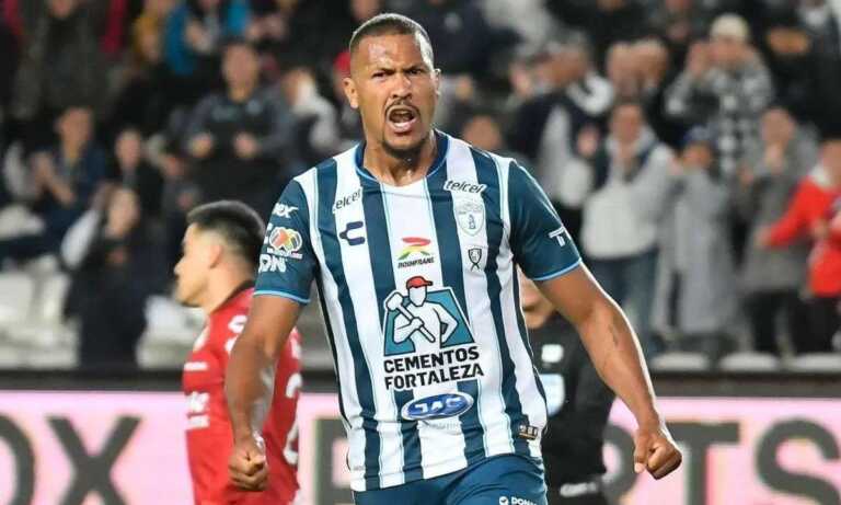 Salomón Rondón anota 2 goles y guía al Pachuca al triunfo sobre Atlas