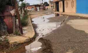 Piden arreglar tubería para que llegue el agua en el sector La Industrial