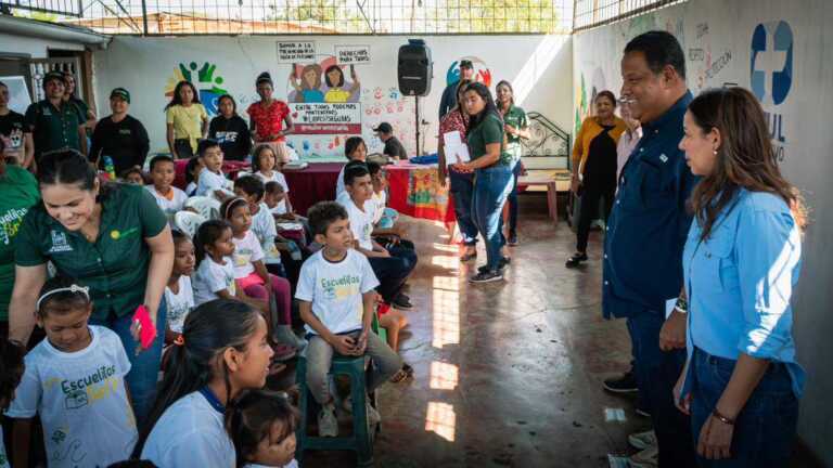 Alcaldía instala la primera Escuelita del Sol en Coquivacoa