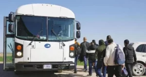 EE. UU. restringirá visas a transportistas que faciliten la migración irregular