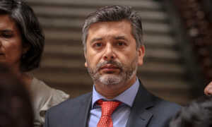 Señalan a juez de autorizar videollamadas a reos miembros del “Tren de Aragua” en Chile