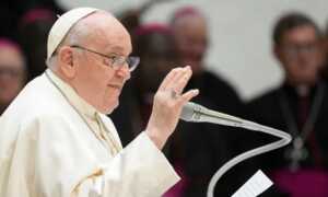 El Papa insta a abrir ojos y oídos para no ser cómplices de la trata de personas