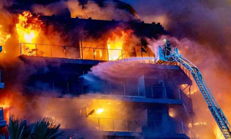 Al menos 4 muertos y 15 desaparecidos por incendio de edificio en España