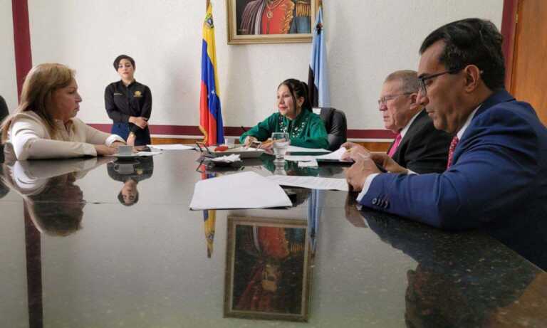 Clez instala jurado de premio de medicina “Dr. Humberto Fernández Morán”