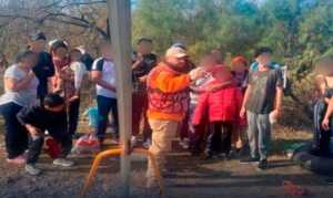 Rescatan a 73 migrantes varados en el río Bravo, algunos venezolanos