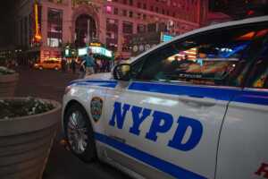 Difunden nuevo video de la “trifulca” de venezolanos con Policía de Nueva York