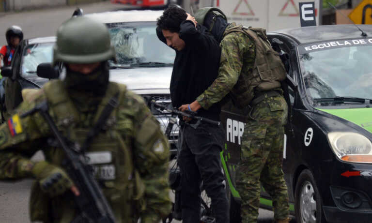 Unos 5 mil detenidos en Ecuador tras 25 días de “conflicto armado”