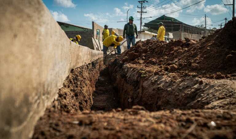 Alcaldía de Maracaibo sigue mantenimiento de red de gas en barrio San Pedro