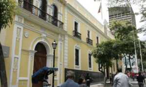 Gobierno enviará nota de protesta a Países Bajos por “ocultar” a González Urrutia en su embajada