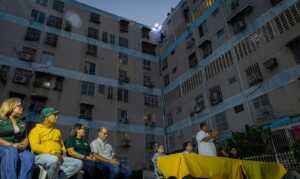 Alcaldía de Maracaibo impermeabiliza el Conjunto Residencial El Trébol