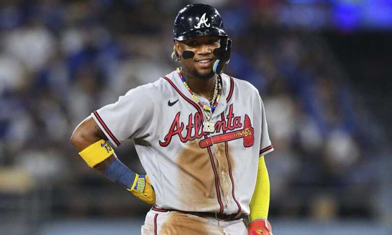 Ronald Acuña Jr.  impulsa la victoria de los Bravos en el ‘Opening Day’