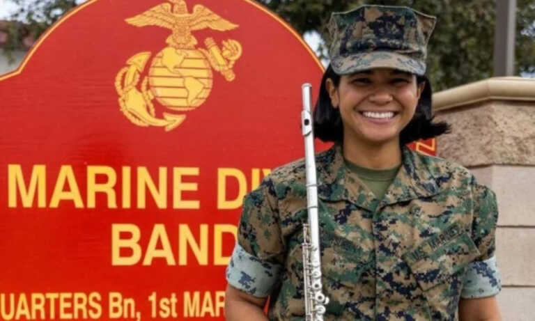 Flautista venezolana sirve en el Cuerpo de Marines de EE. UU.