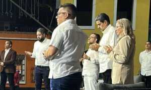 Maduro anuncia que bajará impuestos a iglesias y entregará más equipamiento