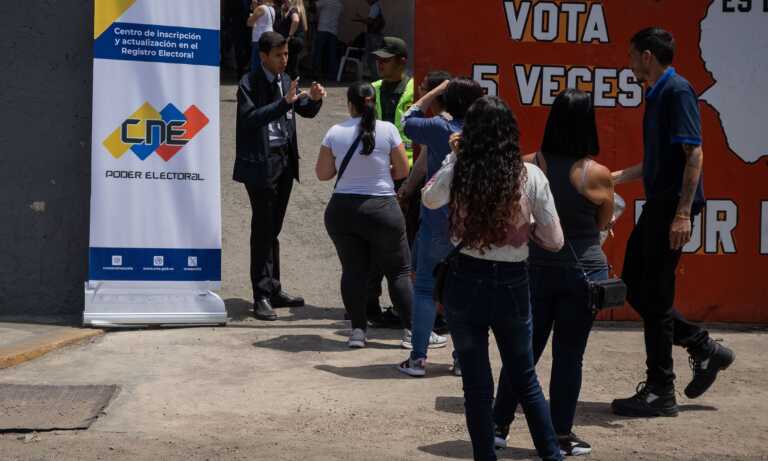 Jóvenes opositores denuncian irregularidades en inscripción en el Registro Electoral