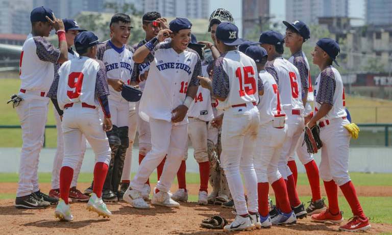 Venezuela destaca en bateo y pitcheo en Serie del Caribe Kids Panamá