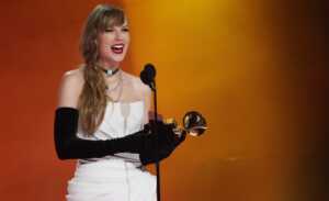 Taylor Swift anuncia última versión de su disco con otro tema extra