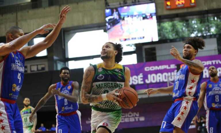 Jugadores de baloncesto exigen mejoras para actuar en la Superliga