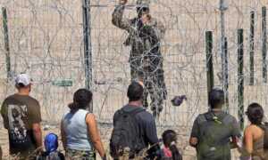 Supremo de EE. UU. prohíbe ley de Texas que permite detener y expulsar migrantes