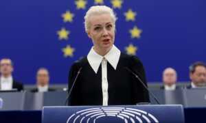 Viuda de Navalni anima a votar contra Putin en próximas elecciones