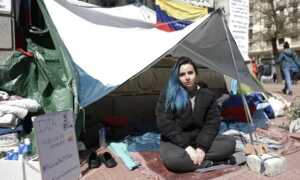 Venezolana pone fin a huelga de hambre tras apertura del RE en Madrid