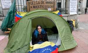 Venezolana en huelga de hambre en España exige apertura del registro electoral