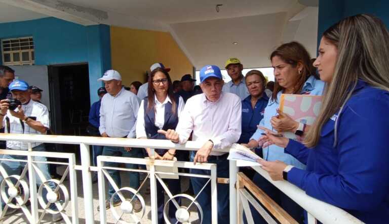 Rosales impulsa obras de infraestructura y programas sociales en El Venado