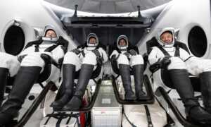 Los cuatro tripulantes de la misión Crew-7 de la Nasa regresan con éxito del espacio