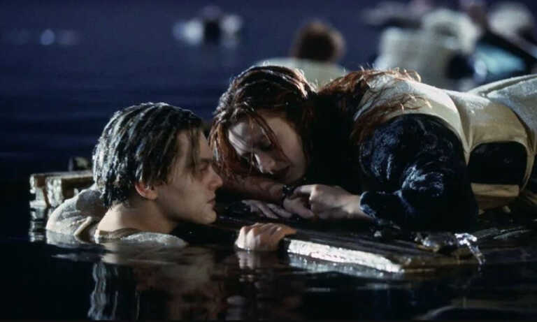 Subastan trozo de madera de la escena final de “Titanic” en más de $ 718 mil