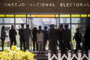 Representantes de la Unión Europea se reúnen con el CNE