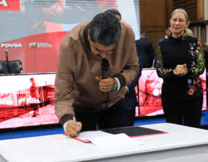 Maduro recibirá a 20 nuevos inversionistas extranjeros para explotar gas y petróleo