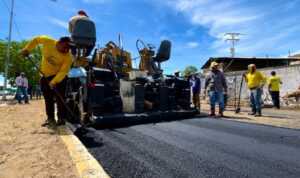 Gobernación continúa los trabajos de vialidad en la avenida Milagro Norte