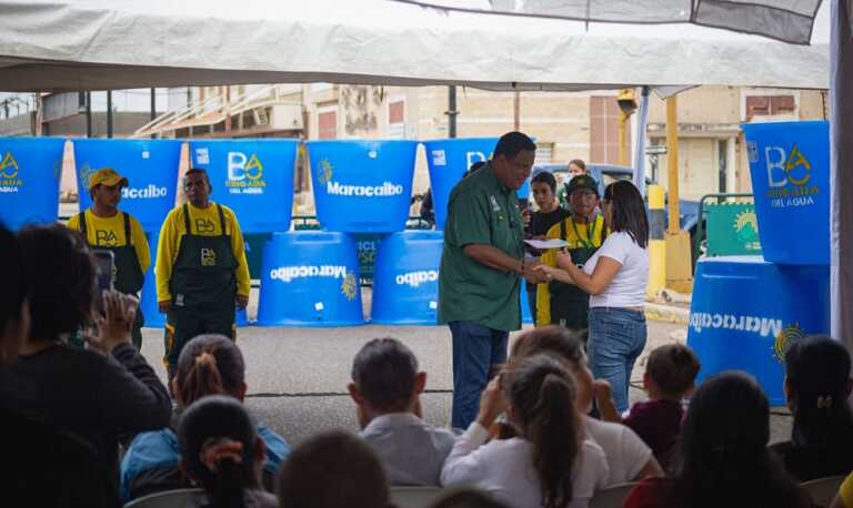 Brigada del Agua realiza quinta entrega masiva de tanques en Chiquinquirá