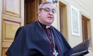 El Papa acepta renuncia de arzobispo peruano tras caso de abusos
