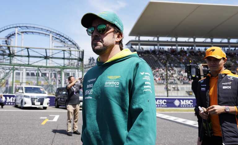 Fernando Alonso renueva con Aston Martin