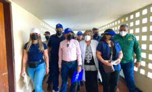 Gobernador impulsa jornadas sociales e inicia obras en Valmore Rodríguez