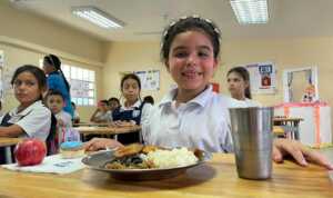 Gobernador impulsa el Programa de Alimentación Escolar del Zulia