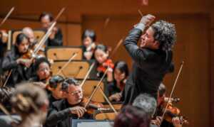 Dudamel y la Phil interpretarán “Fidelio” en el Liceu y a Dvořák en Barcelona