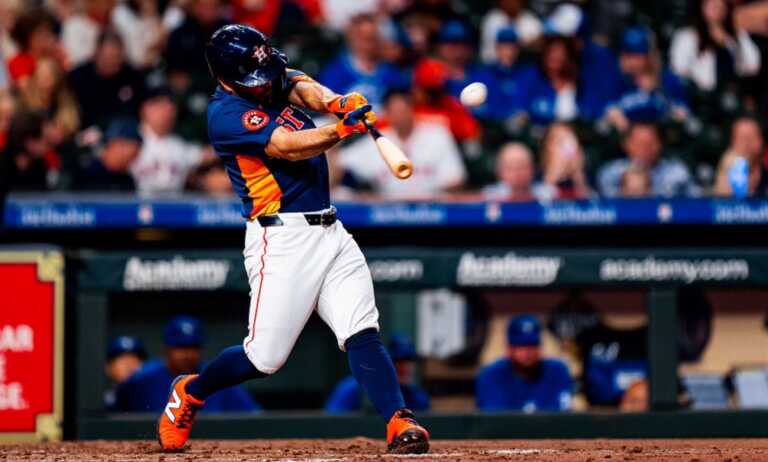 José Altuve pone en órbita a los Astros con 2 jonrones