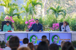 Maduro invitará a docentes de EE. UU. y otros países a una nueva universidad