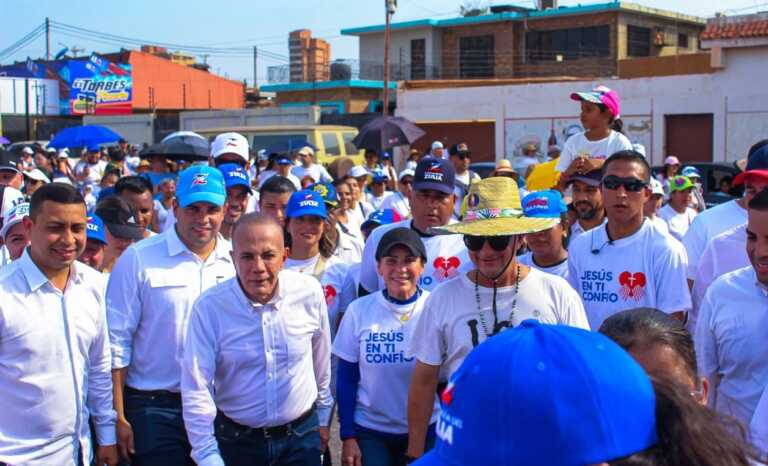 Rosales asiste a la Caminata de la Misericordia por el reencuentro de los venezolanos
