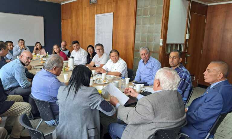 Plataforma Unitaria sostiene “positiva reunión” con Manuel Rosales