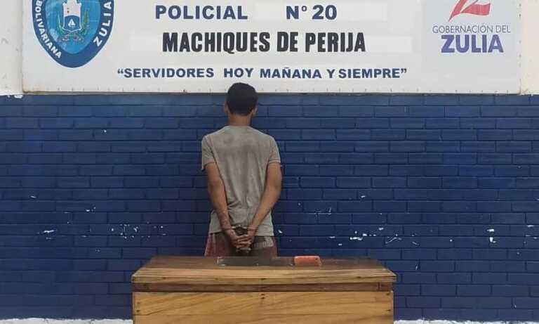 Lo arrestan por amenazar con machete a empleados de local en San José de Perijá