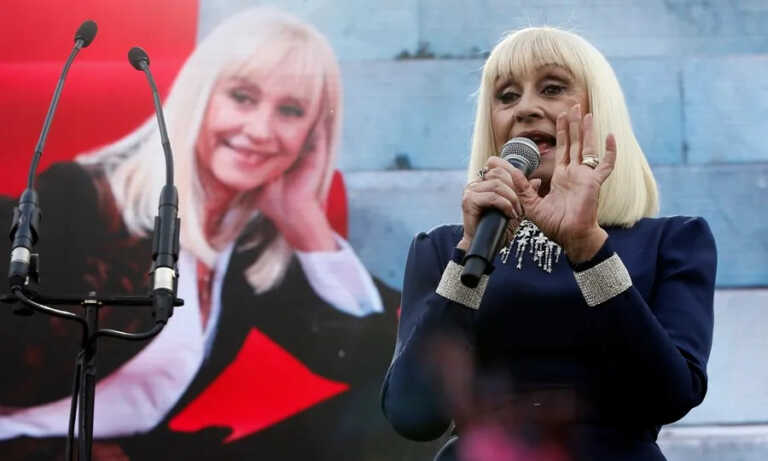 Una romería pop llevará en procesión a “santa” Raffaella Carrá en España