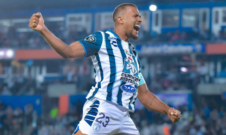 Salomón Rondón entre los 4 máximos goleadores de la Liga MX