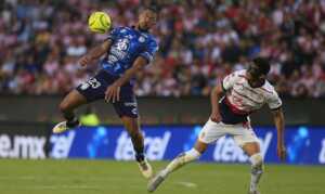 Salomón Rondón desafiará en pleno estadio Azteca al campeón América