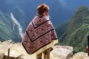 Karol G visita Cuzco y el Machu Picchu, tras sus conciertos en Lima