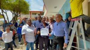 Rosales inspecciona recuperación de la escuela Pedro Torres Rojas
