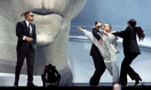 Will Smith da la sorpresa en Coachella al cantar junto a J.Balvin