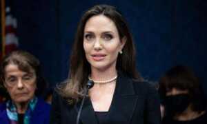 Angelina Jolie acusa a Brad Pitt de abusar físicamente de ella