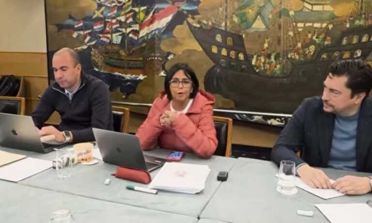 Delcy Rodríguez llega a La Haya para “entregar la verdad histórica” sobre el Esequibo